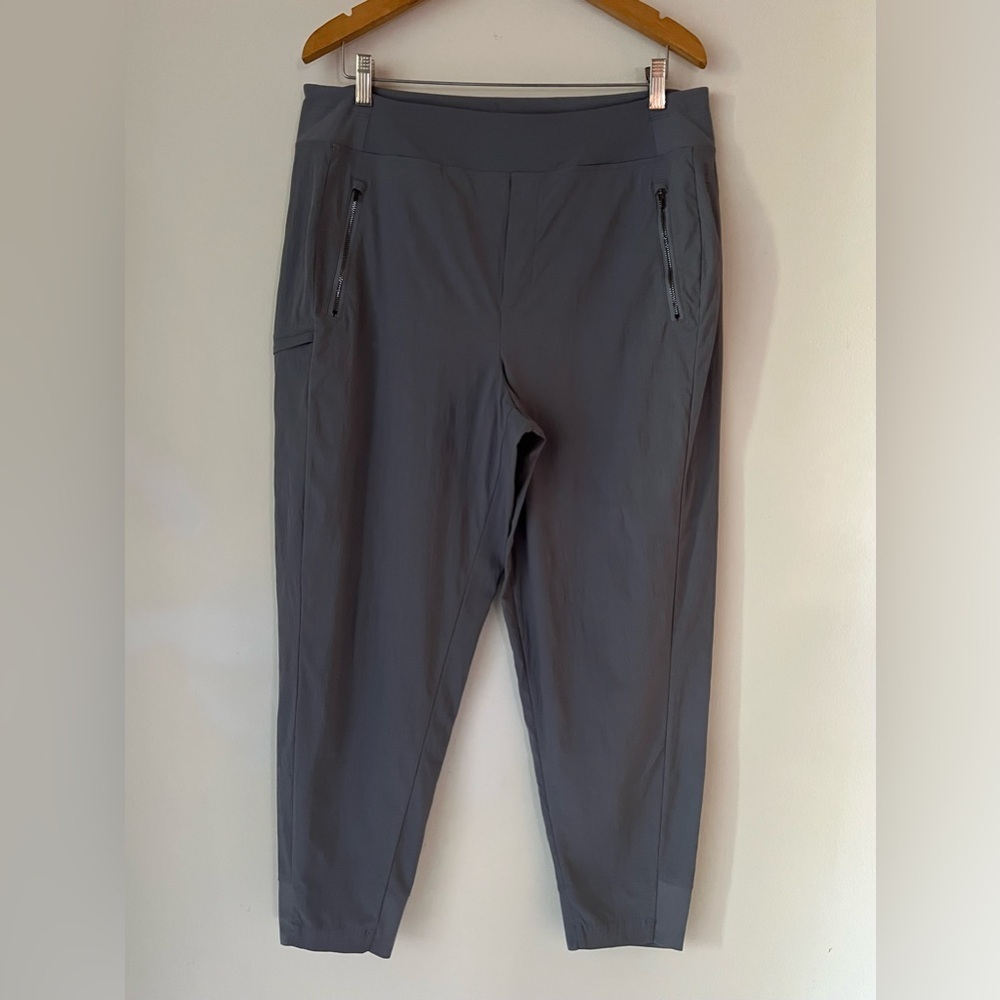 Athleta Trekkie North Jogger size 14 Athleisure Tapered Pants Gray